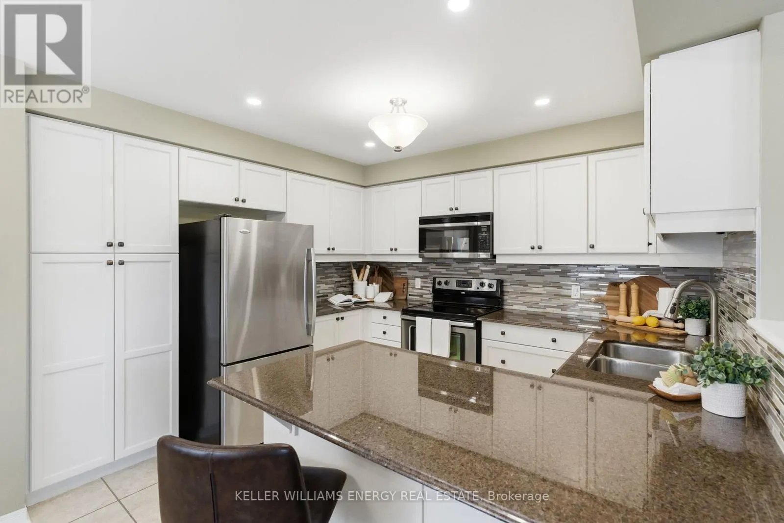 34 - 460 WOODMOUNT DRIVE, #34