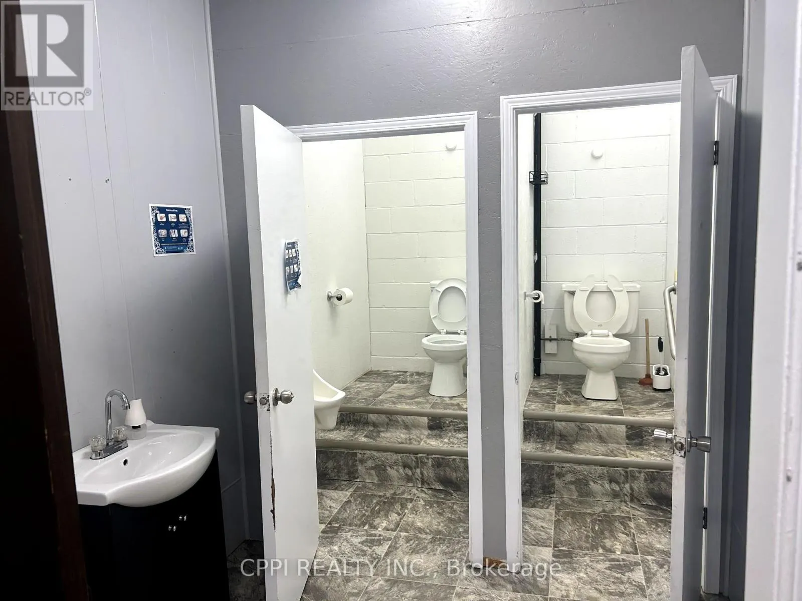 SOUTH BSMNT - 650 KING STREET E