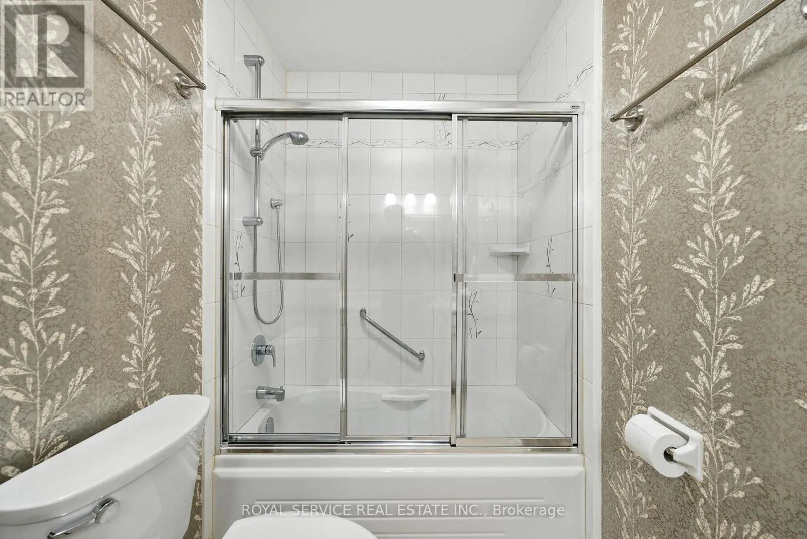 101 - 337 SIMCOE STREET N, #101