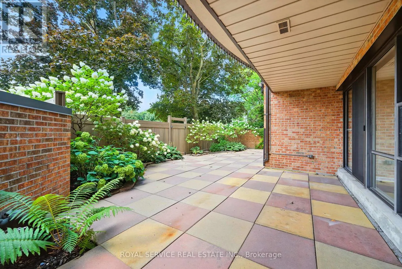 101 - 337 SIMCOE STREET N, #101