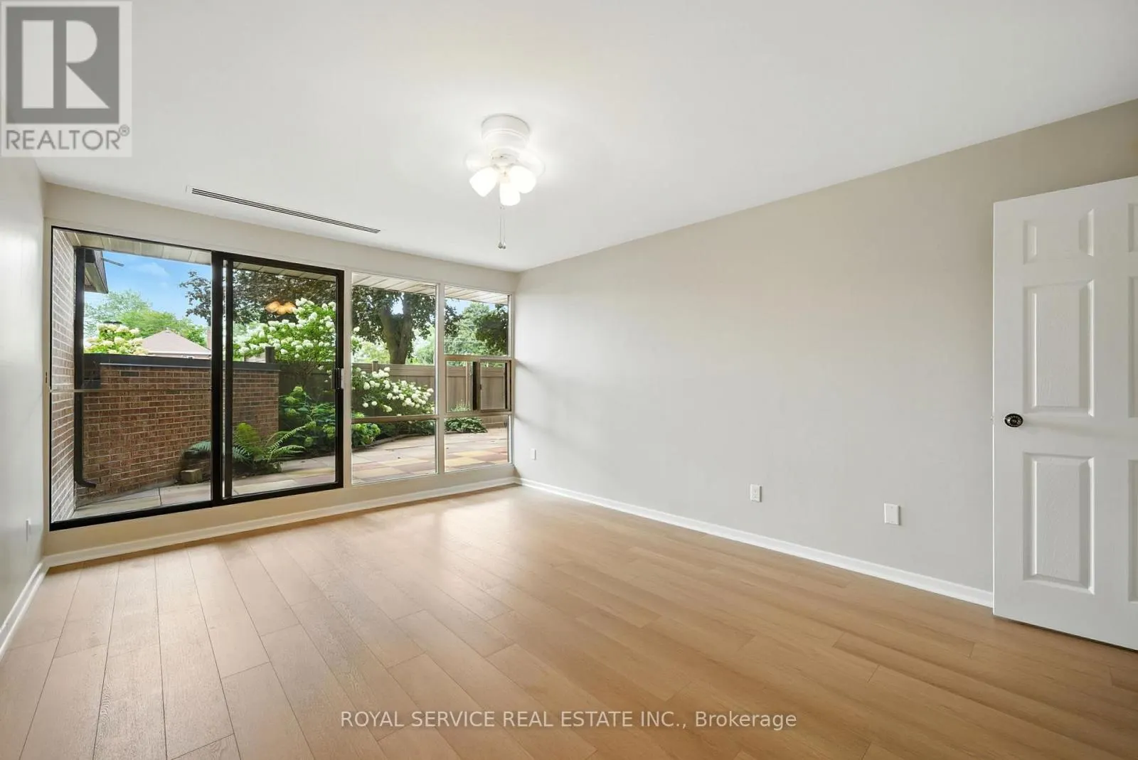 101 - 337 SIMCOE STREET N, #101