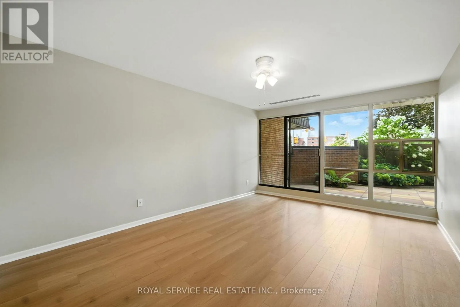 101 - 337 SIMCOE STREET N, #101