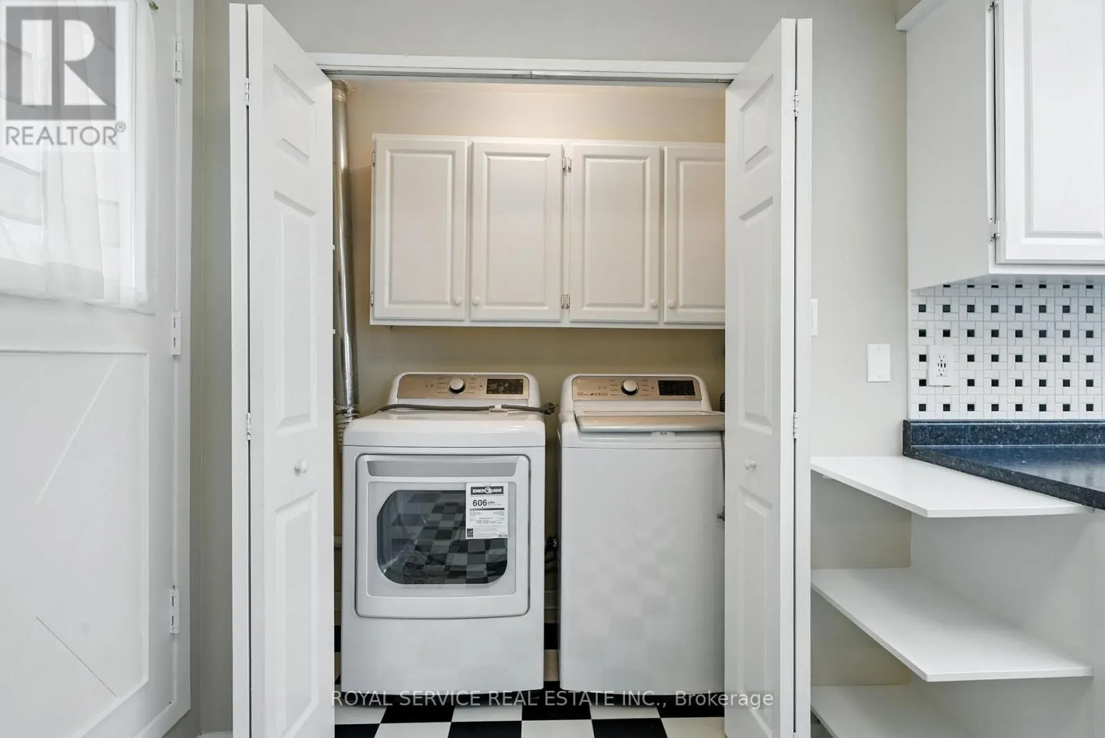 101 - 337 SIMCOE STREET N, #101