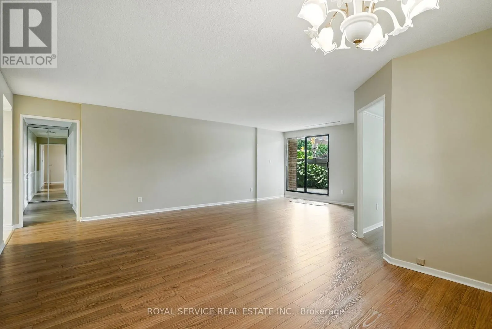 101 - 337 SIMCOE STREET N, #101