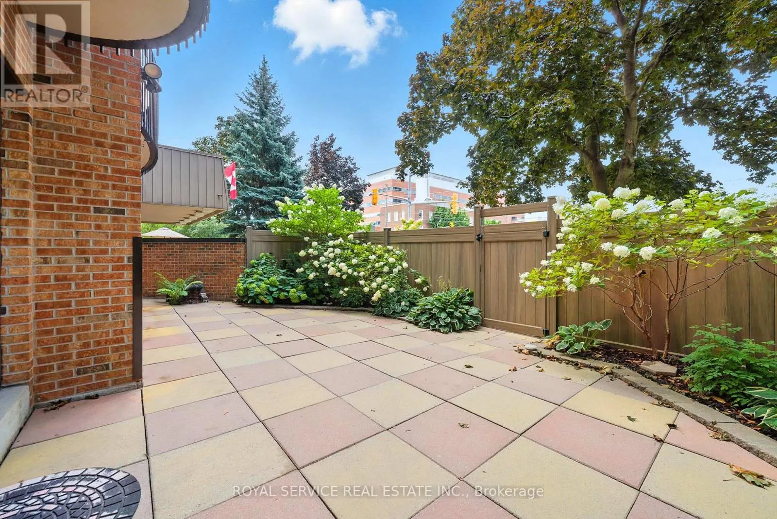 101 - 337 SIMCOE STREET N, #101