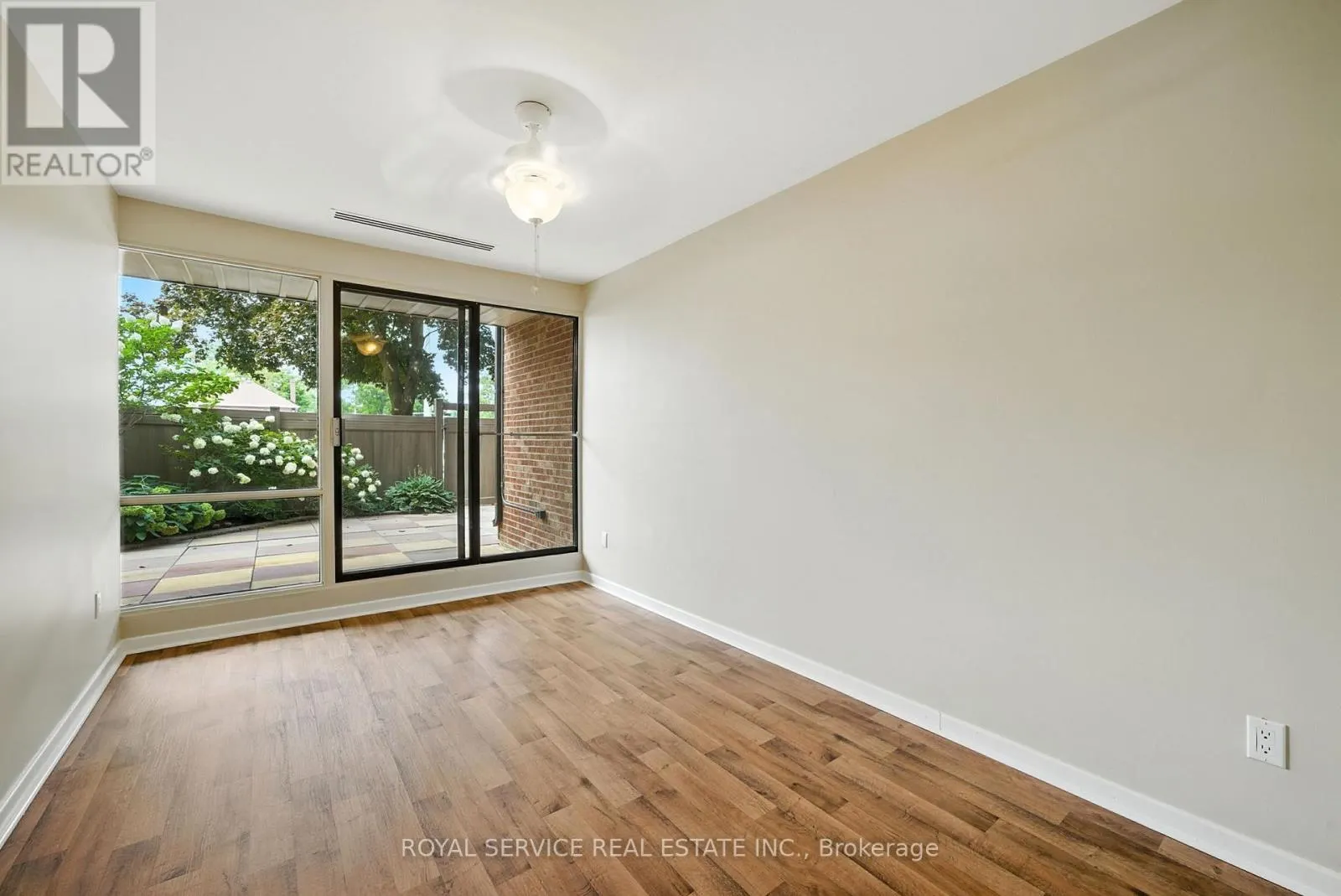 101 - 337 SIMCOE STREET N, #101