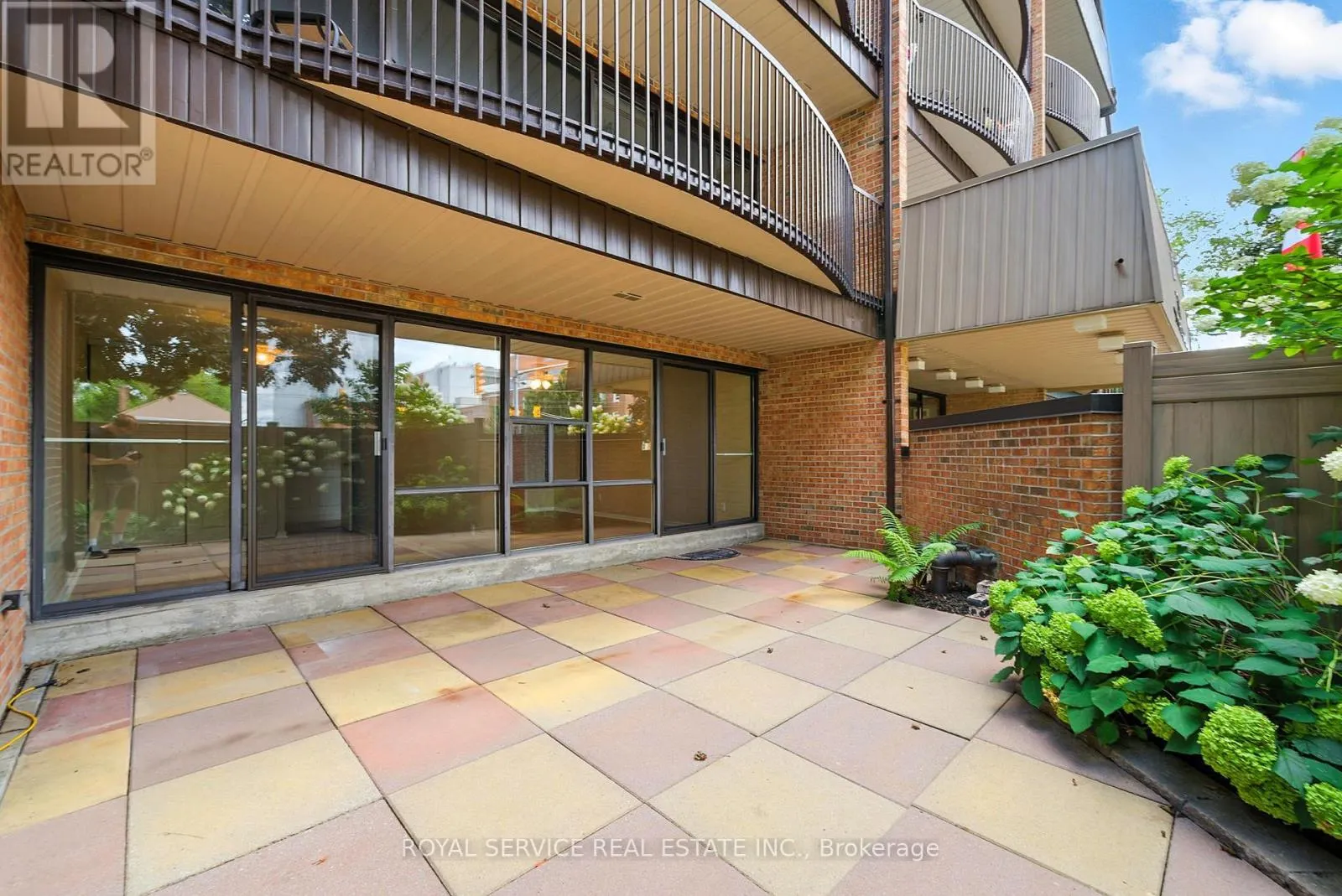 101 - 337 SIMCOE STREET N, #101