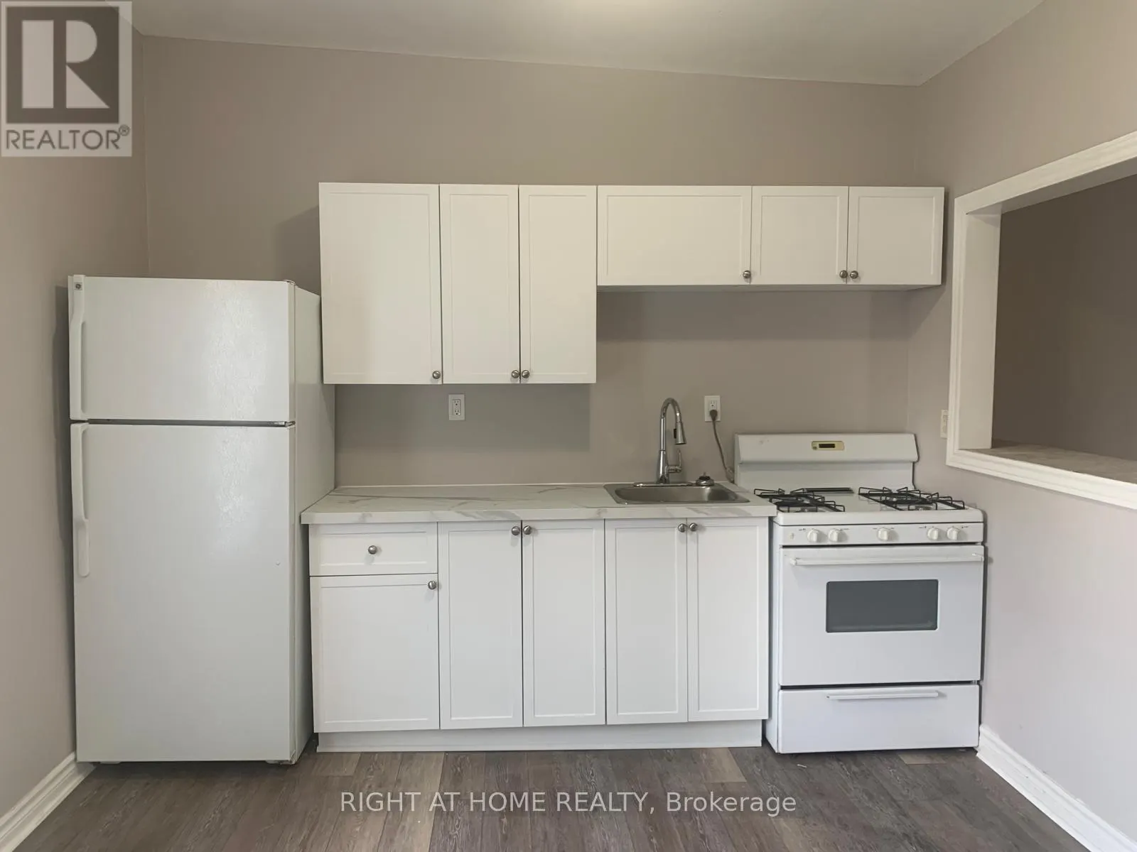 5 - 730 SIMCOE STREET S