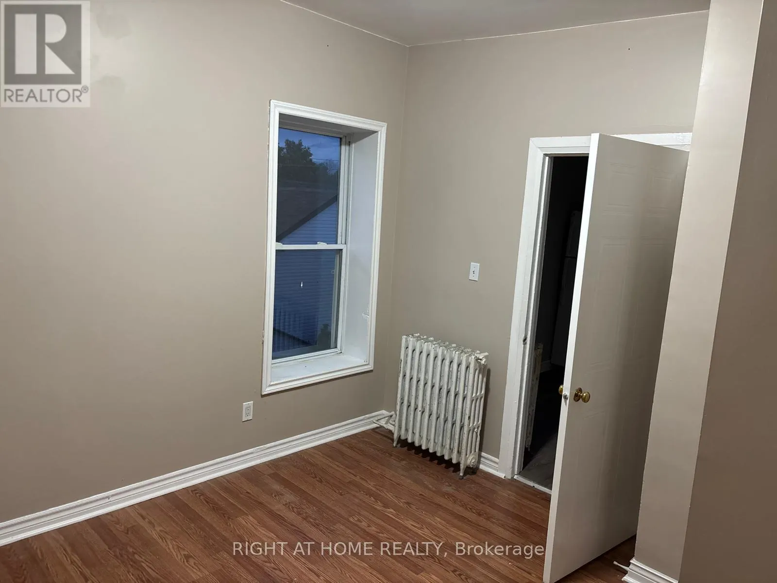 5 - 730 SIMCOE STREET S