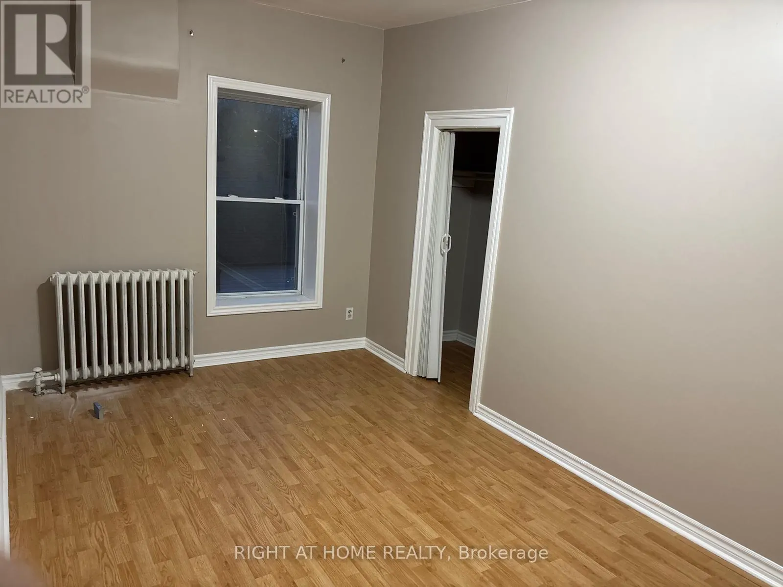 5 - 730 SIMCOE STREET S