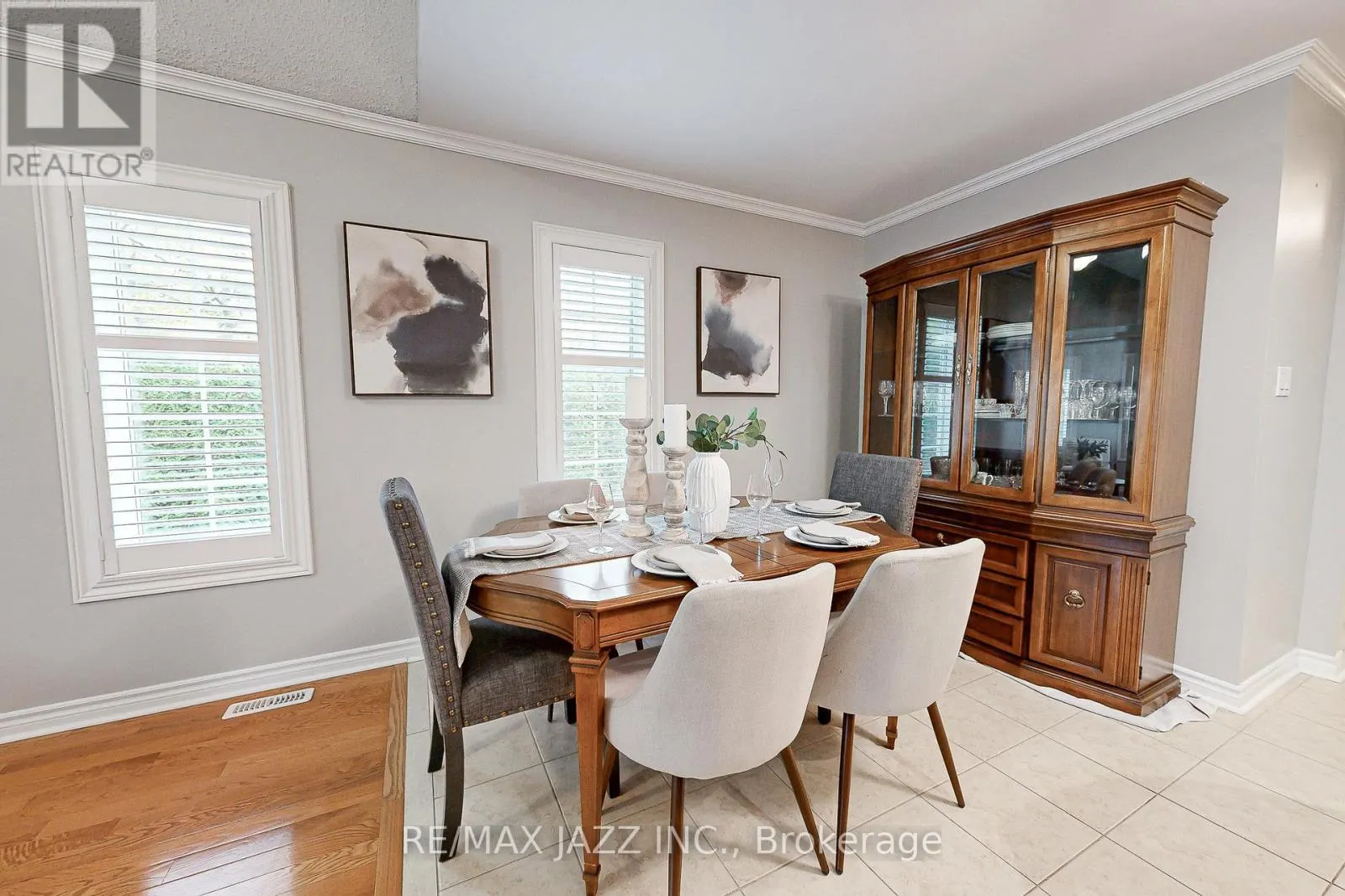 9 - 350 LAKEBREEZE DRIVE, #9