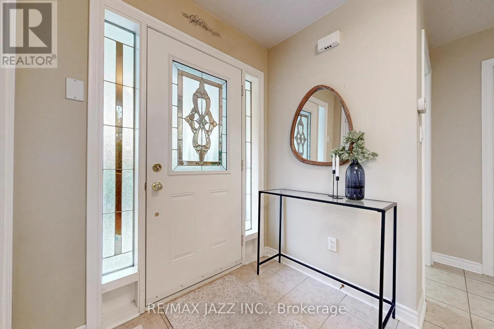 9 - 350 LAKEBREEZE DRIVE, #9