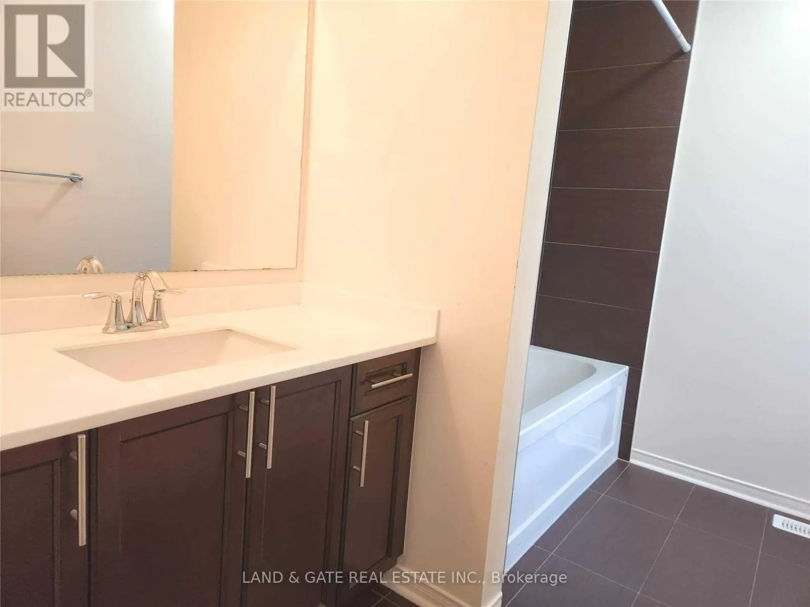 1958 COCKLIN CRESCENT