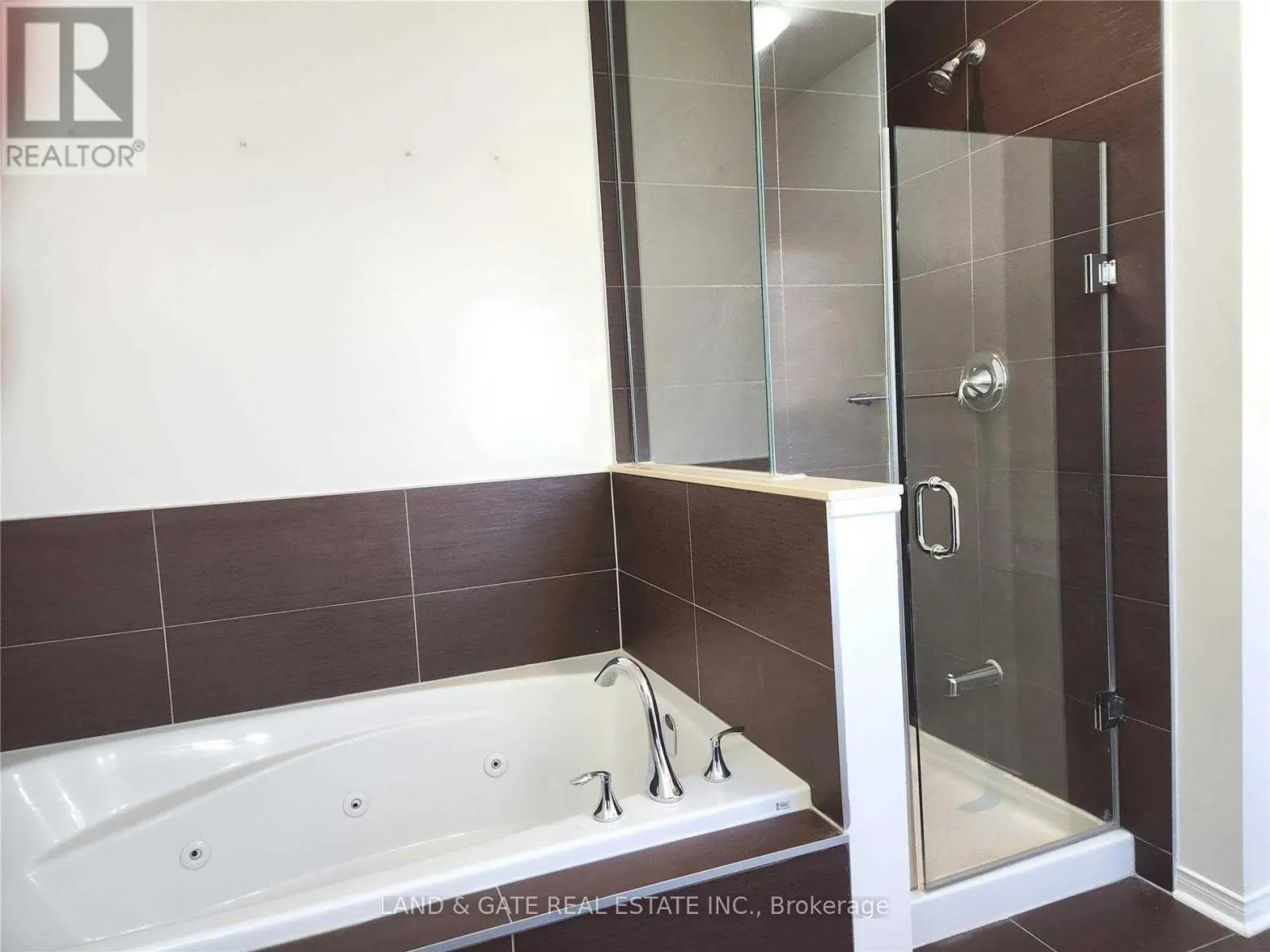 1958 COCKLIN CRESCENT