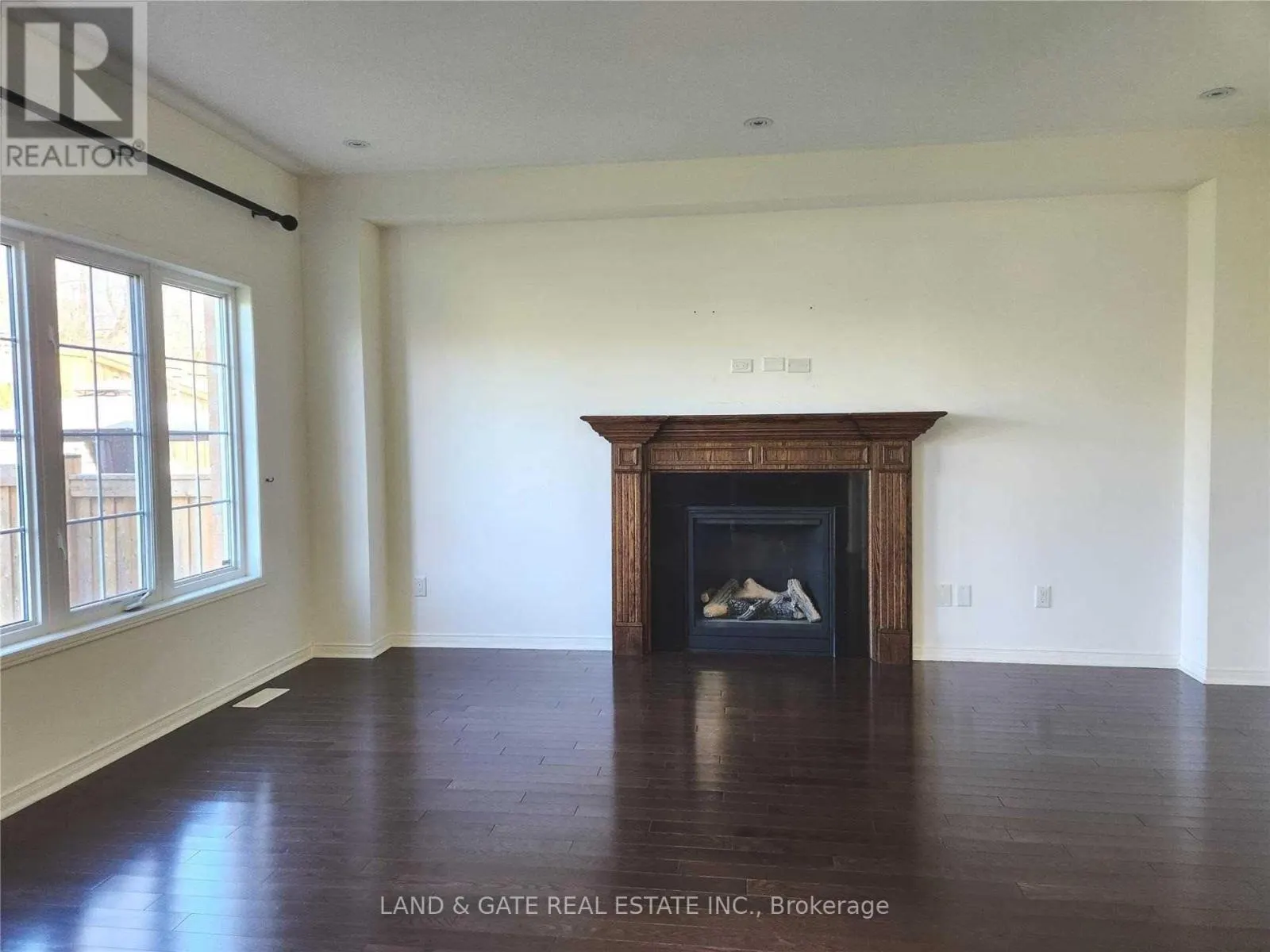 1958 COCKLIN CRESCENT