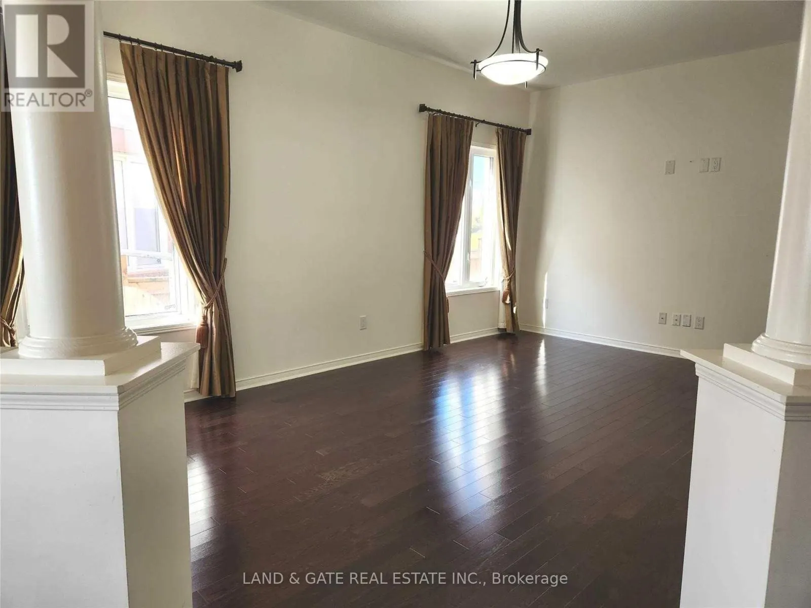 1958 COCKLIN CRESCENT