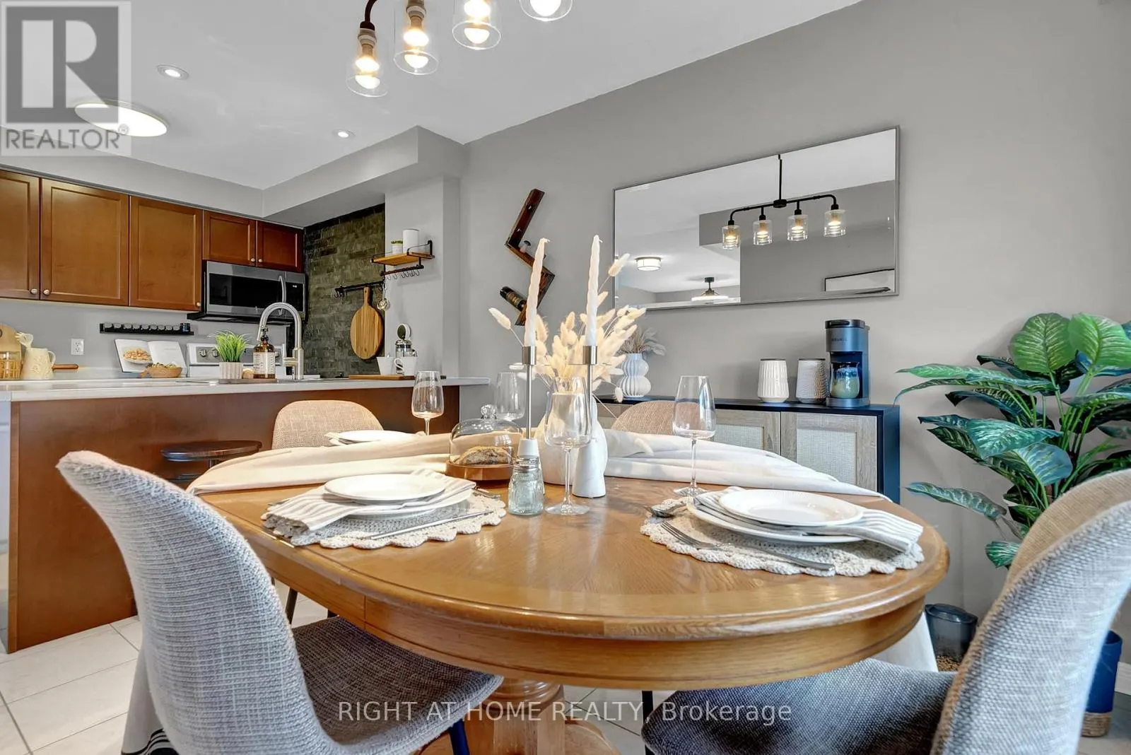 205 - 132 ASPEN SPRINGS DRIVE, #205