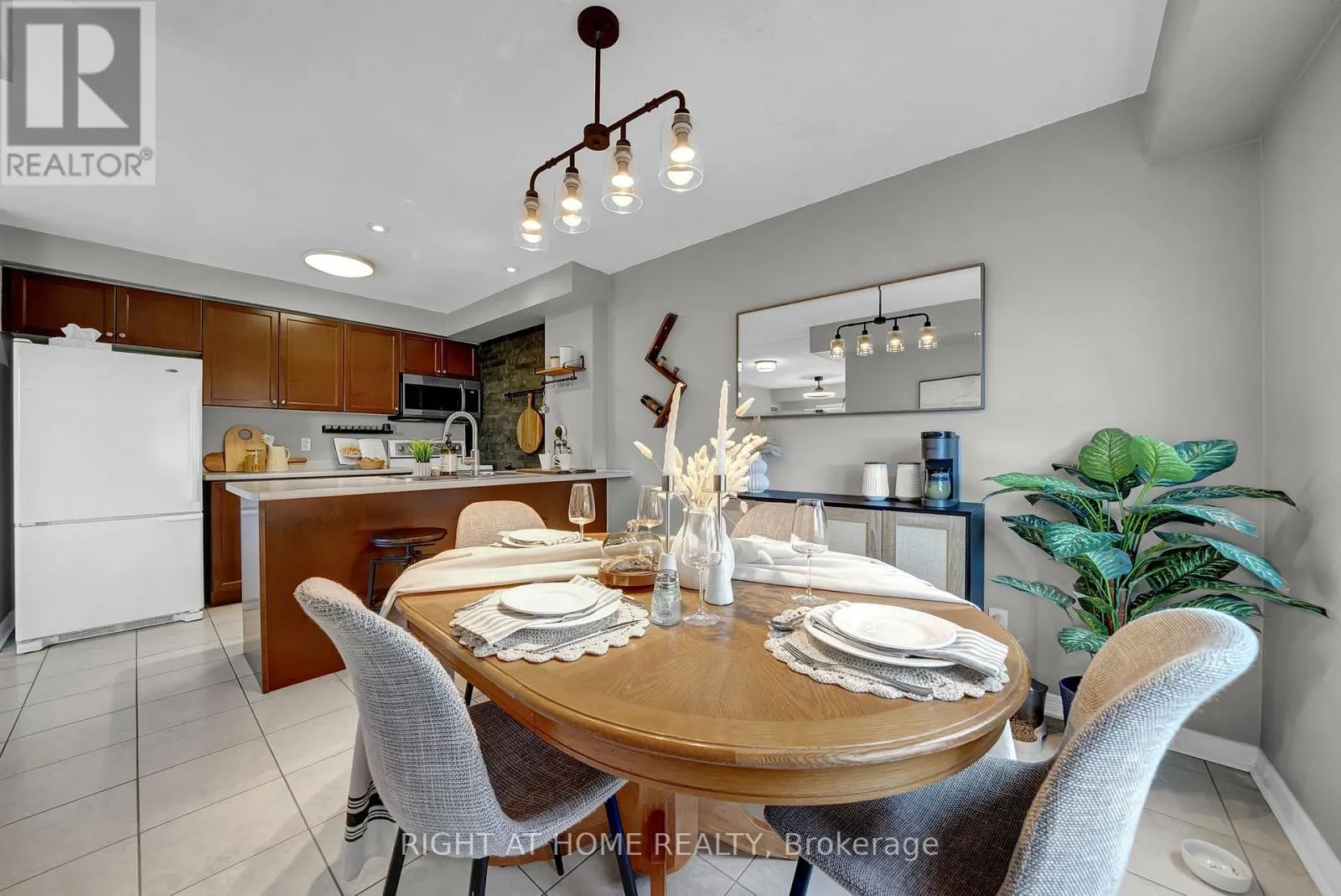 205 - 132 ASPEN SPRINGS DRIVE, #205