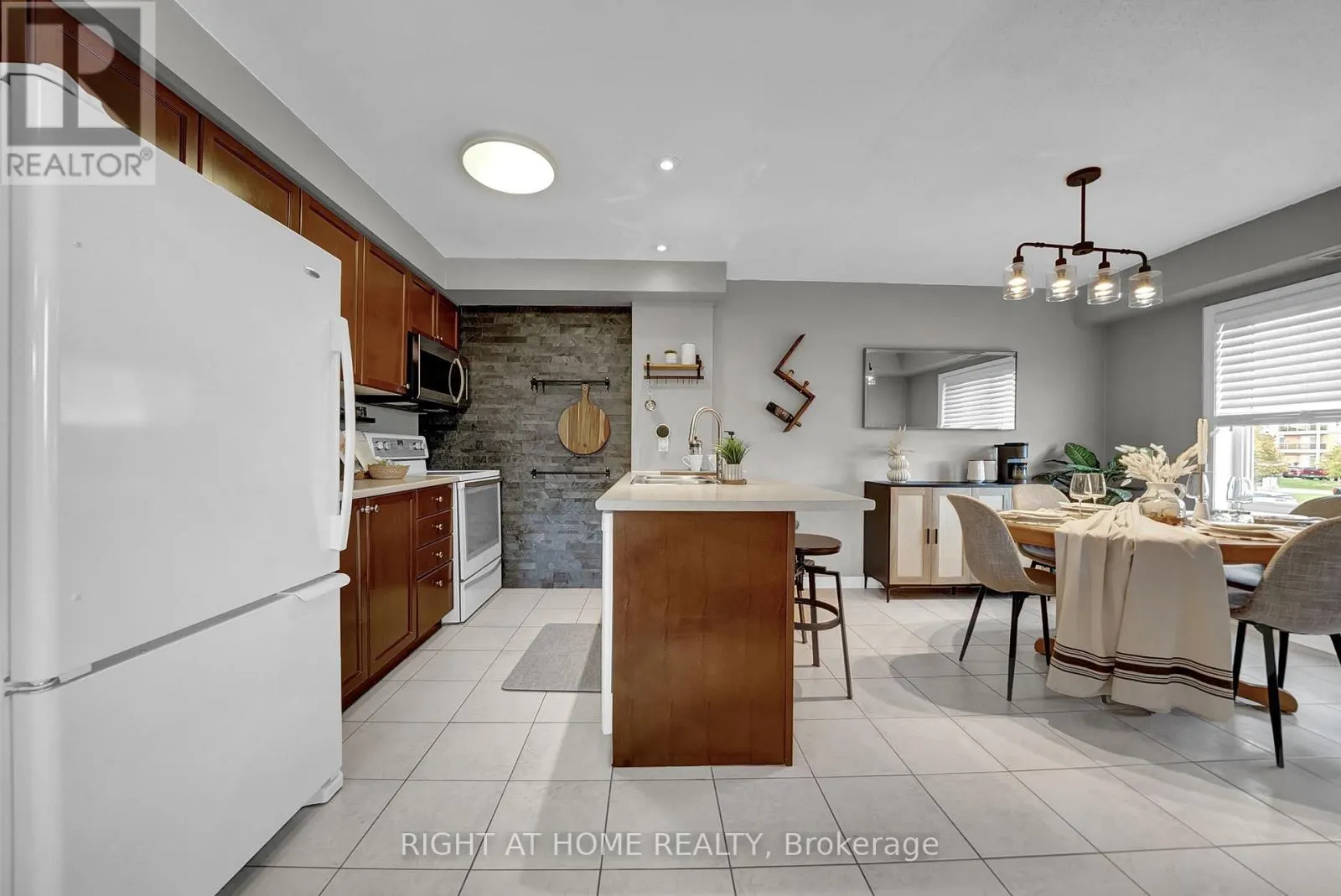 205 - 132 ASPEN SPRINGS DRIVE, #205