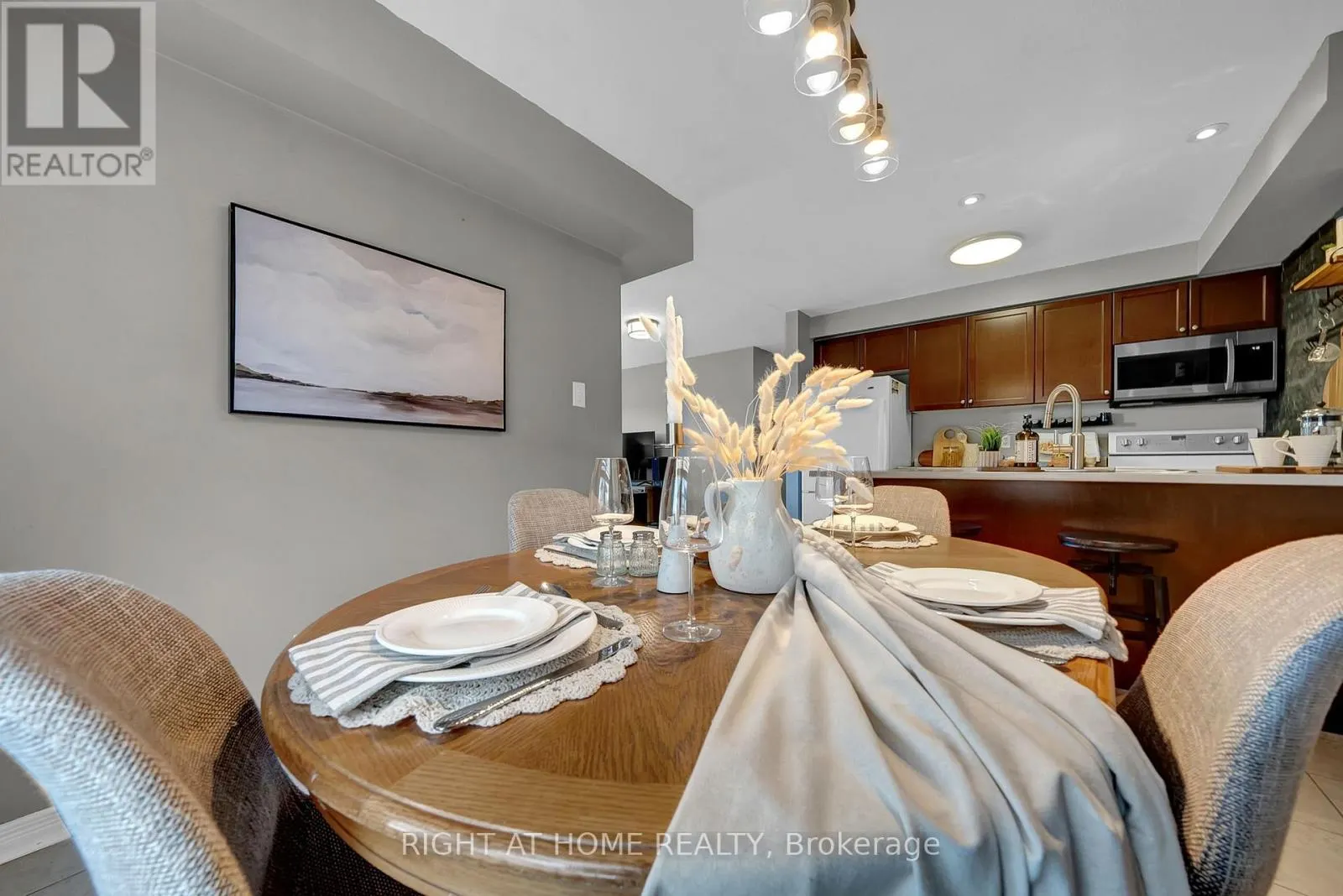 205 - 132 ASPEN SPRINGS DRIVE, #205