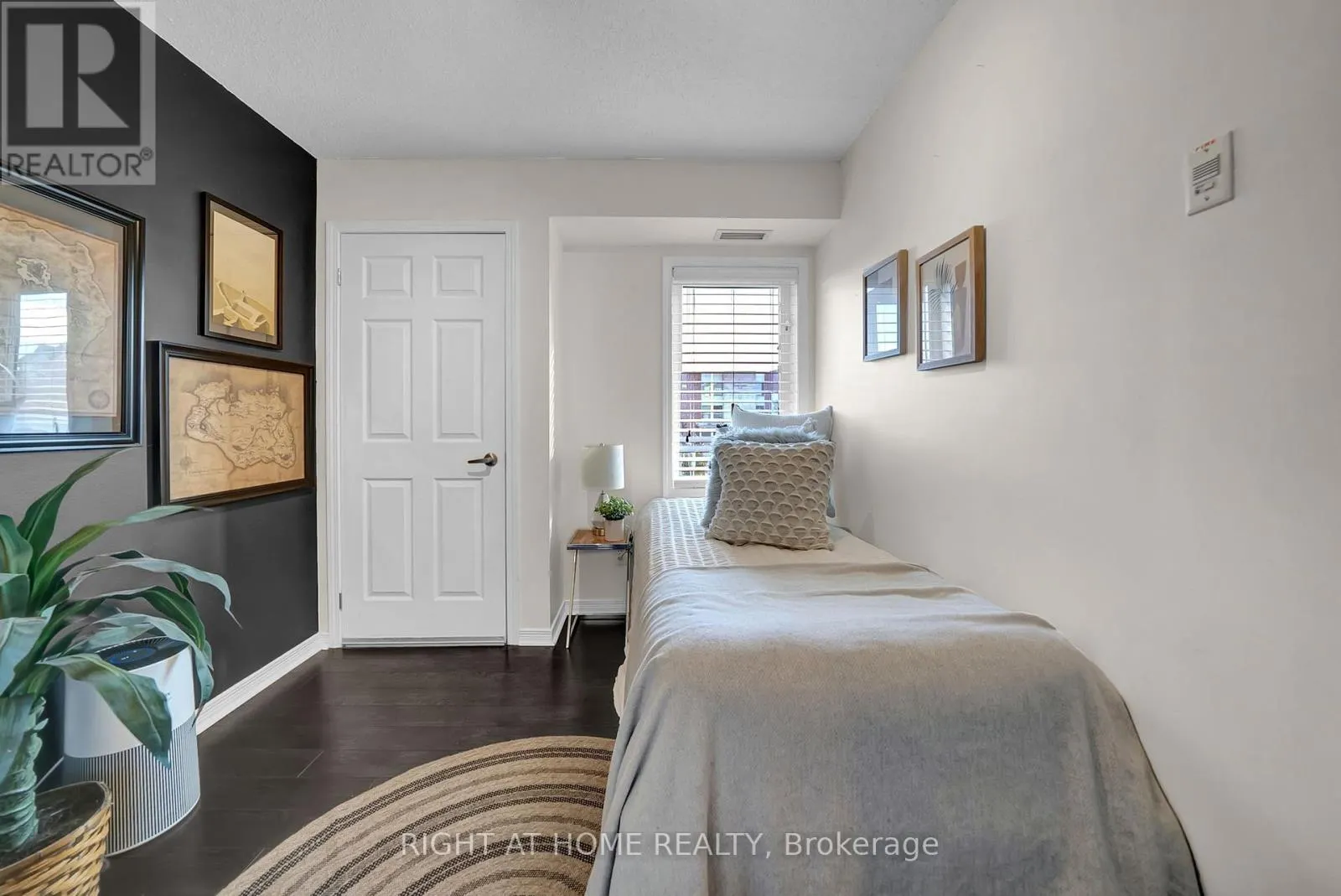 205 - 132 ASPEN SPRINGS DRIVE, #205