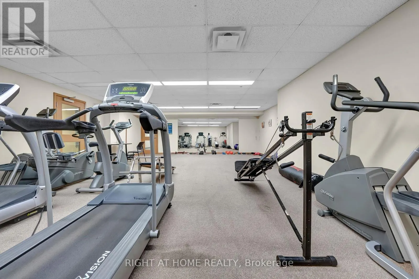 205 - 132 ASPEN SPRINGS DRIVE, #205