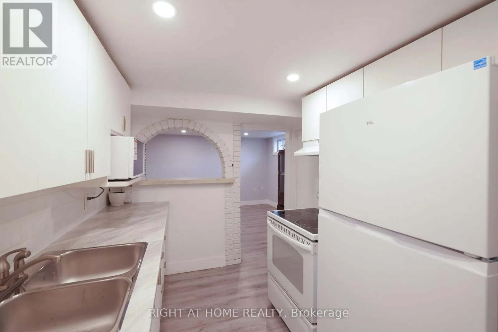 72 CLAYMORE CRESCENT