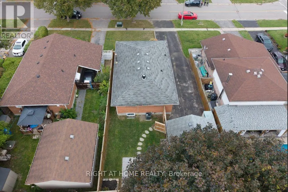 72 CLAYMORE CRESCENT