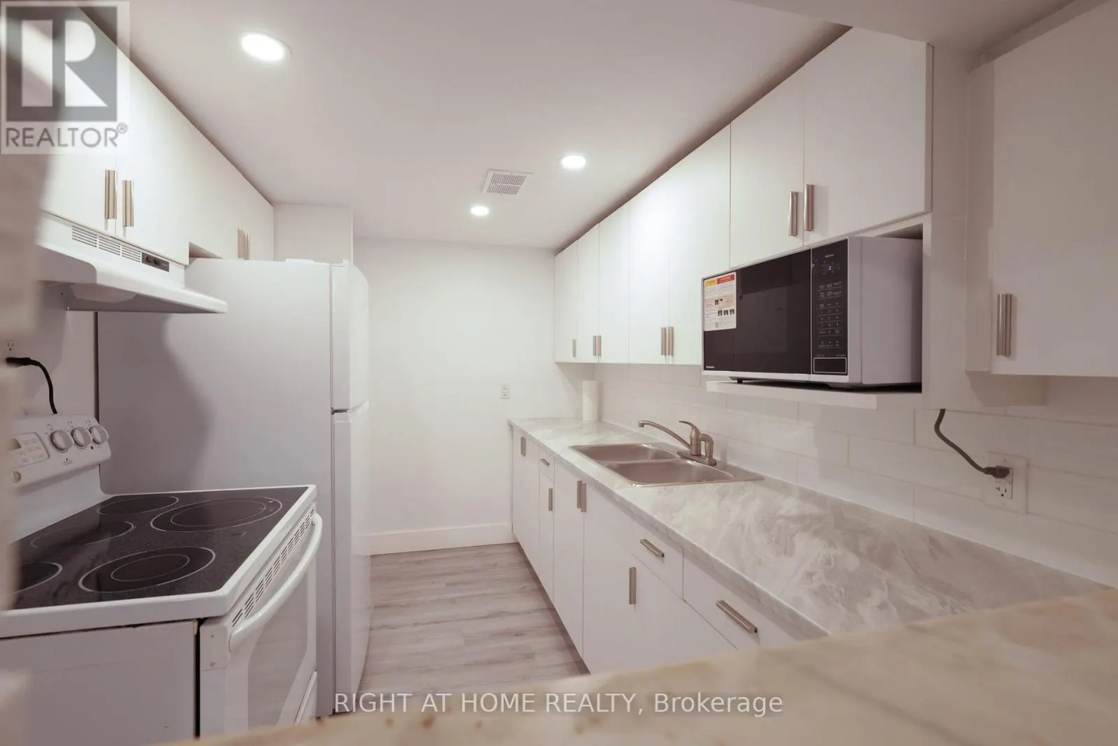 72 CLAYMORE CRESCENT