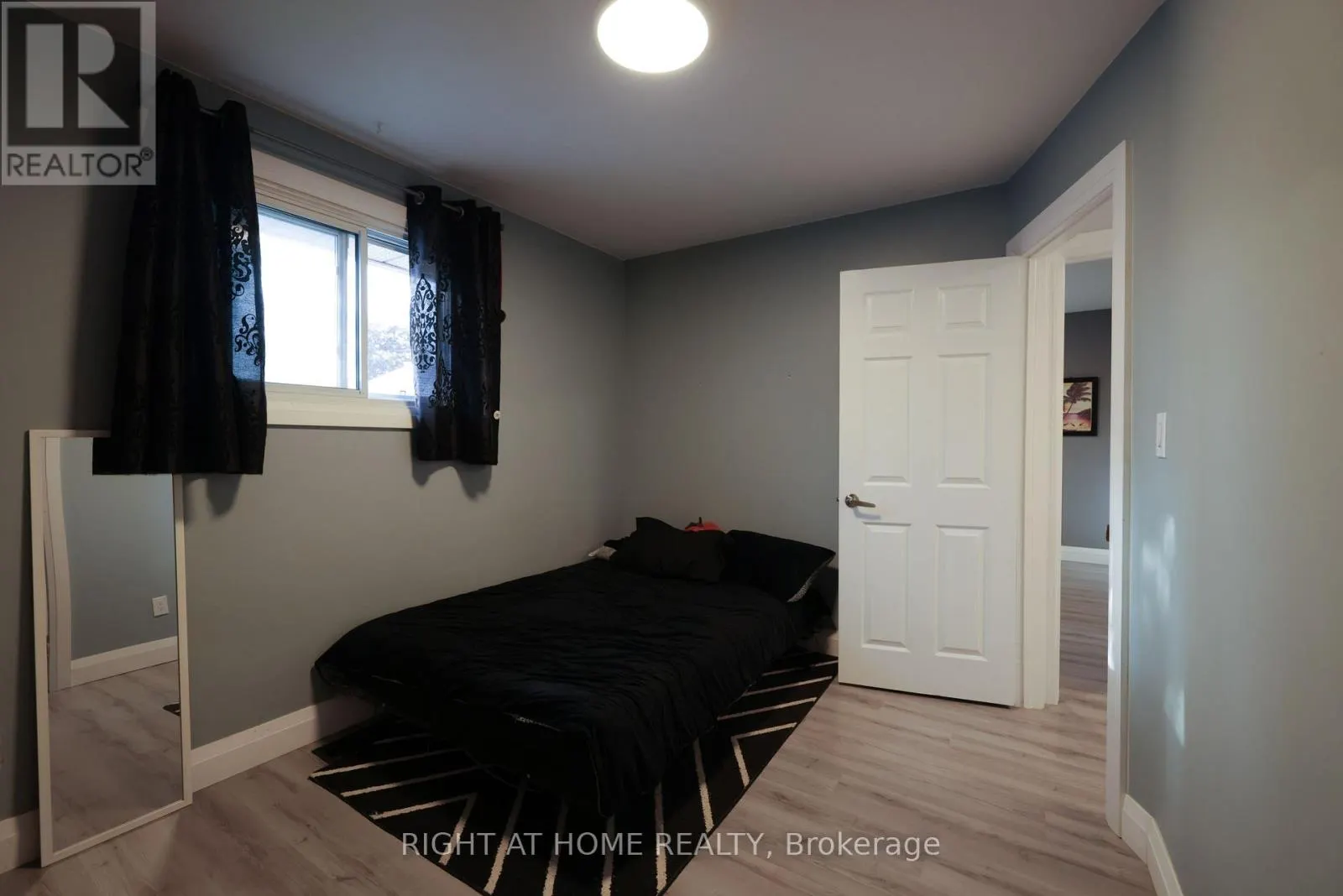 72 CLAYMORE CRESCENT