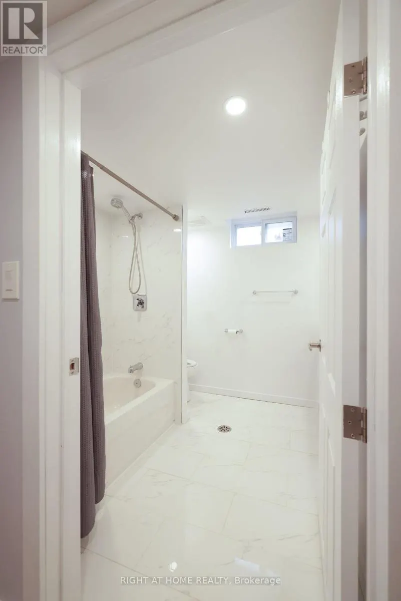 72 CLAYMORE CRESCENT