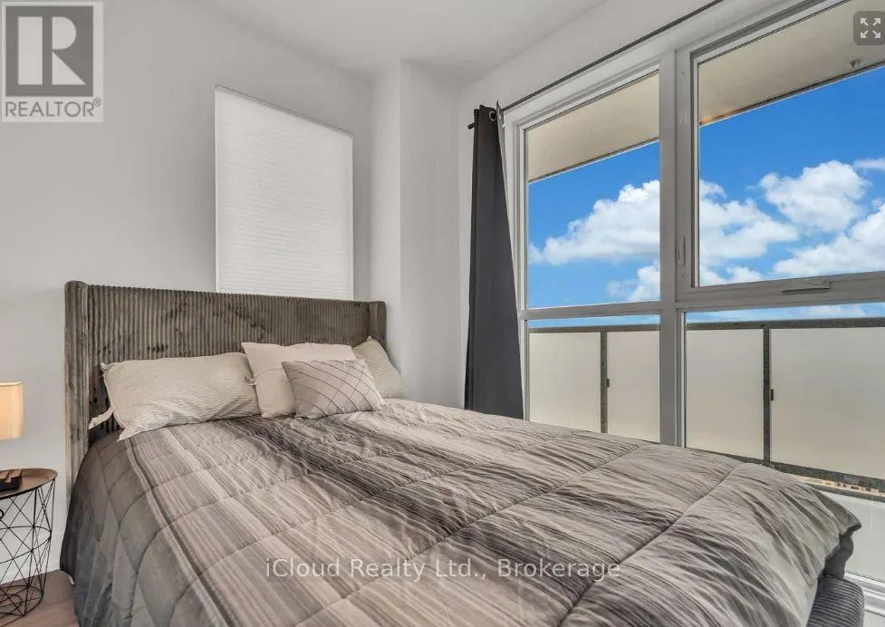 1917 - 2550 SIMCOE STREET N