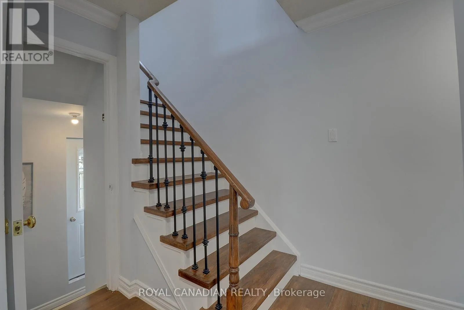 40 DONCASTER CRESCENT