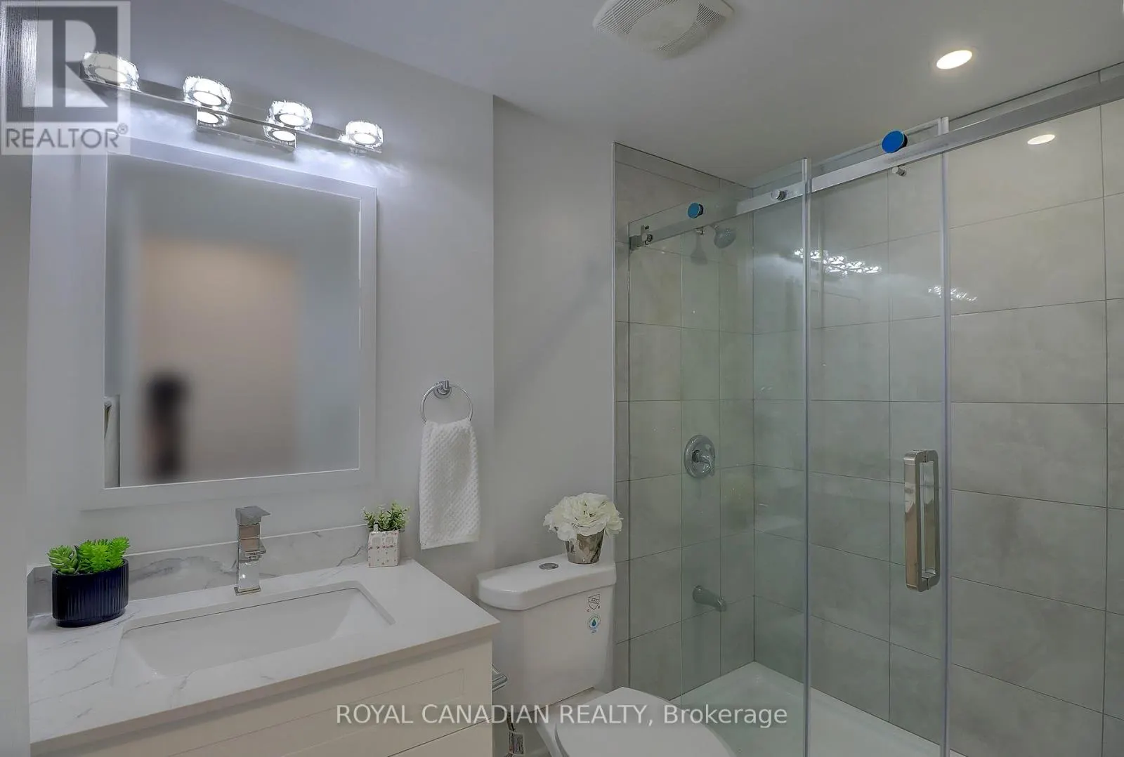 40 DONCASTER CRESCENT