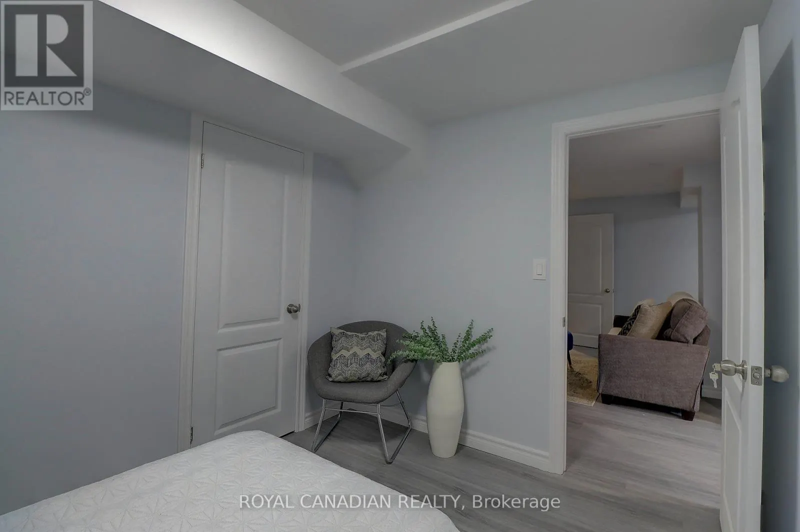 40 DONCASTER CRESCENT