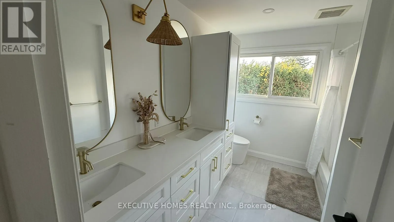 1045 BEAUFORT AVENUE