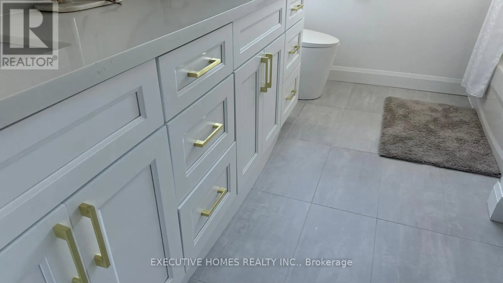 1045 BEAUFORT AVENUE