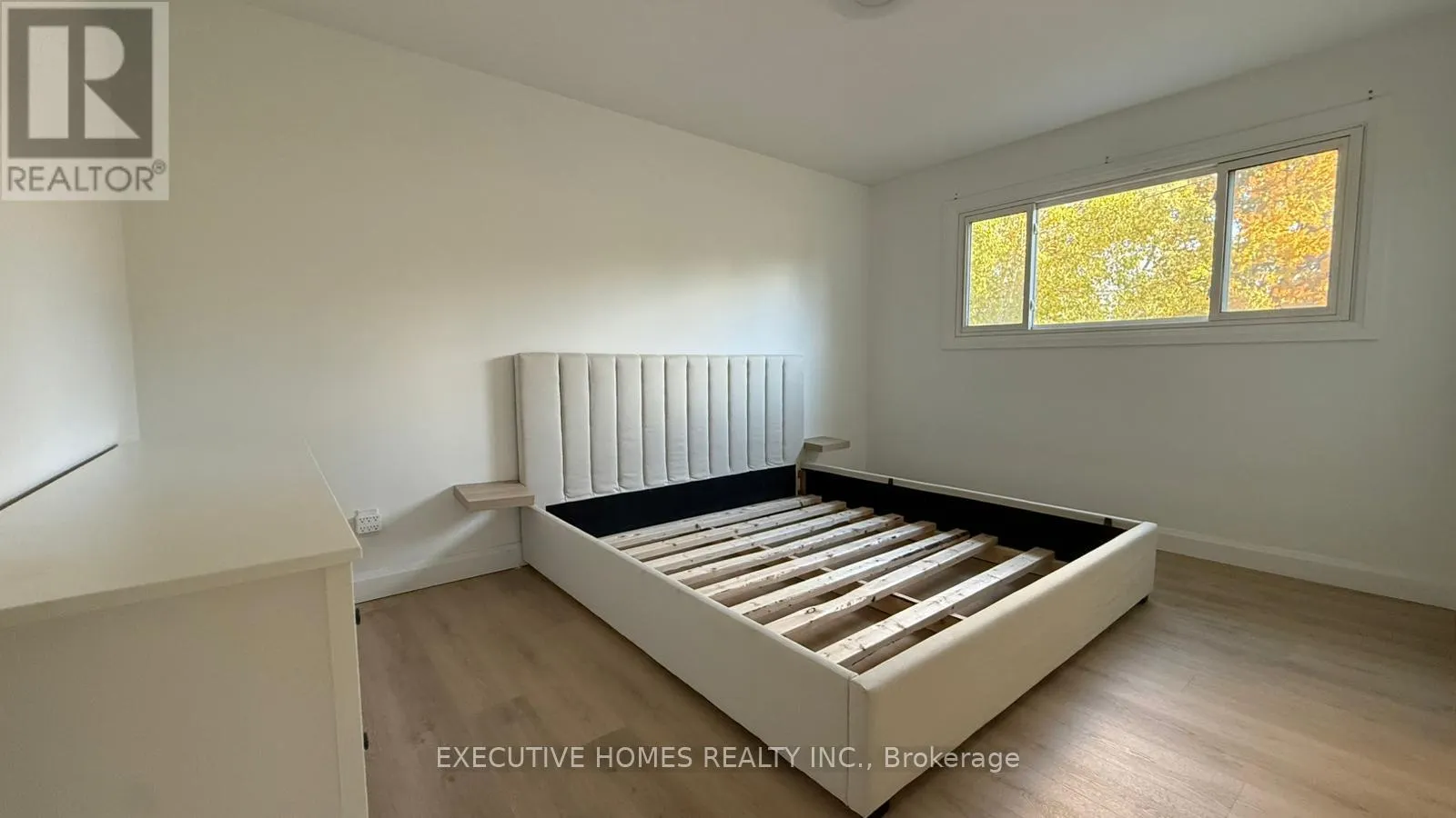 1045 BEAUFORT AVENUE