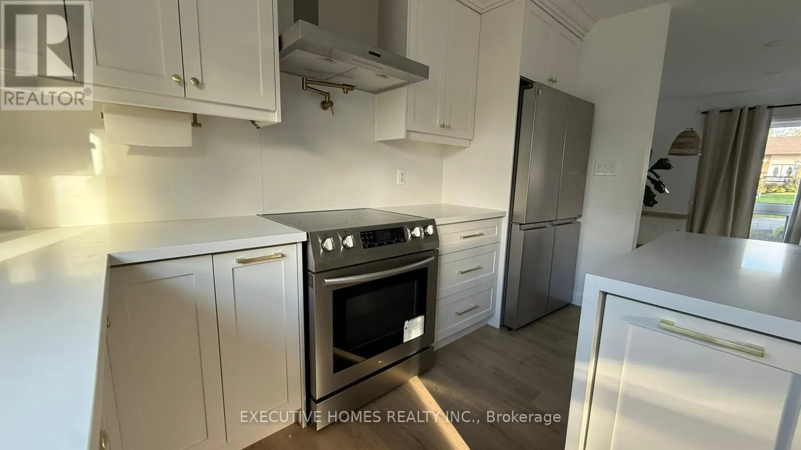 1045 BEAUFORT AVENUE