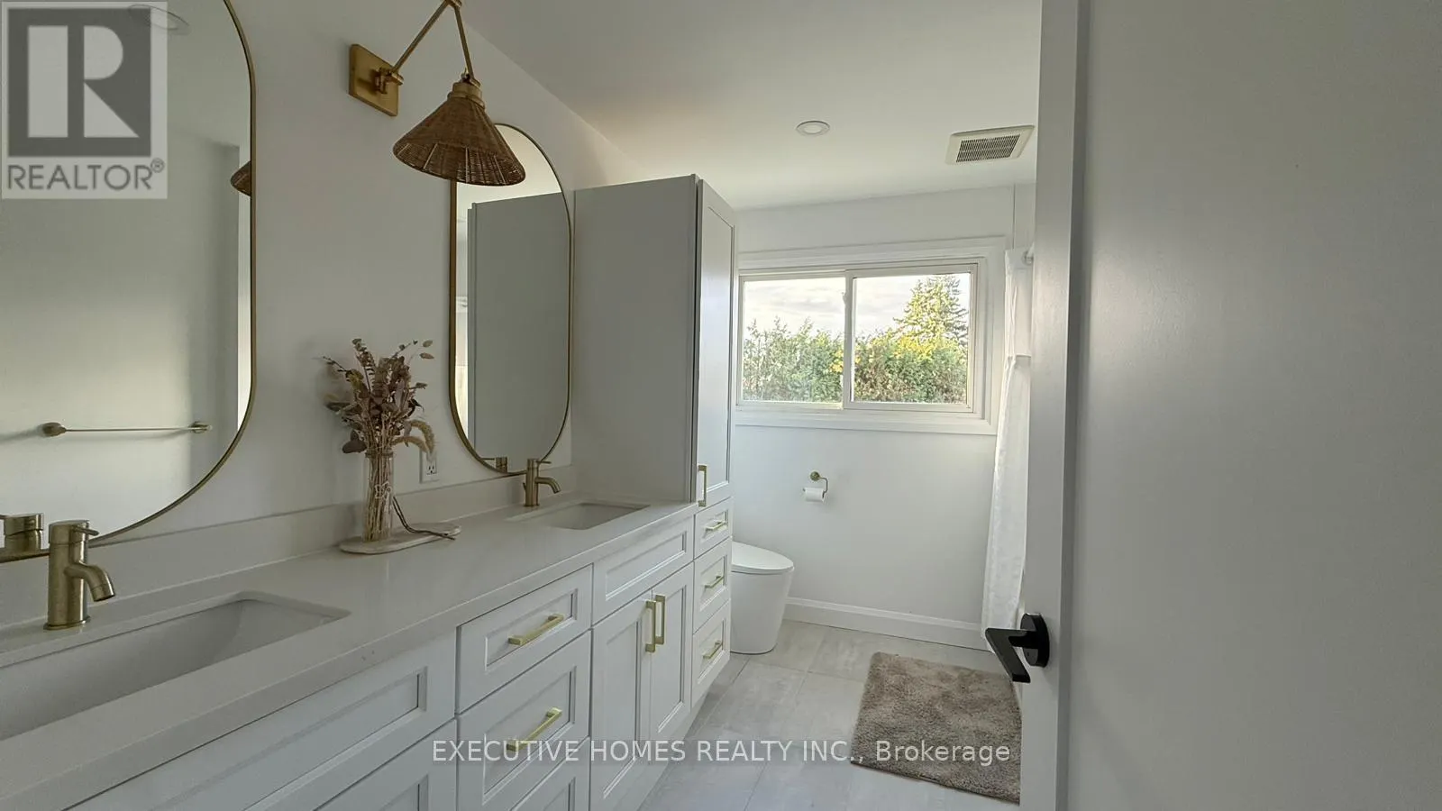 1045 BEAUFORT AVENUE