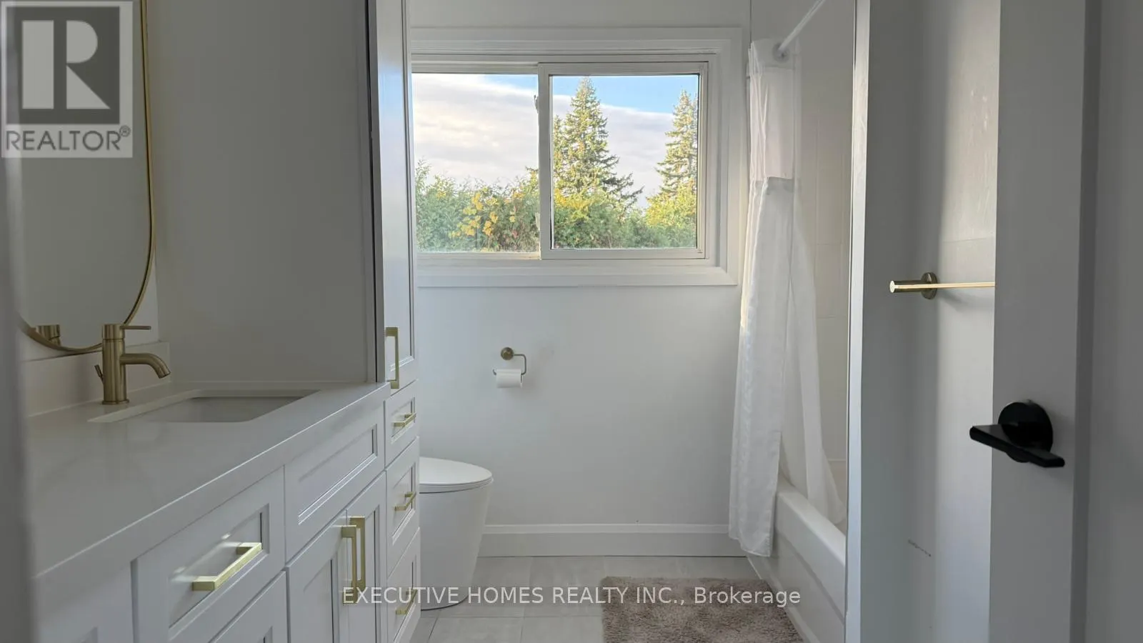 1045 BEAUFORT AVENUE