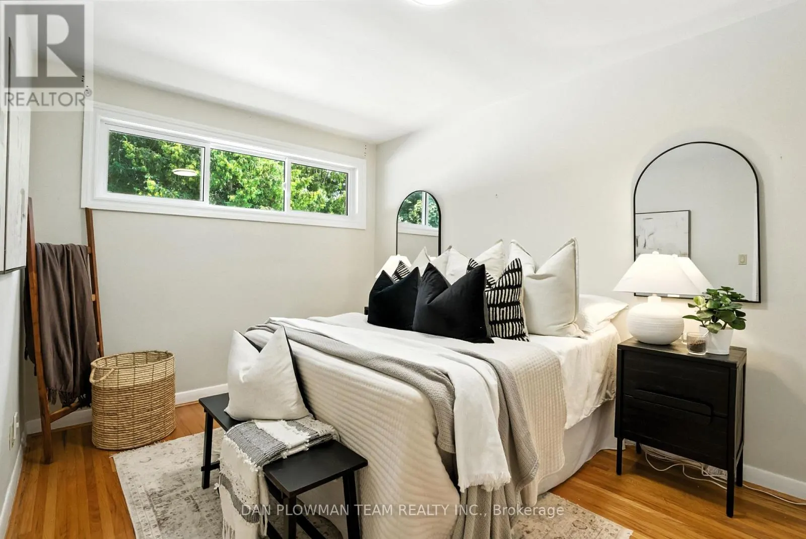 1001 WARDMAN CRESCENT