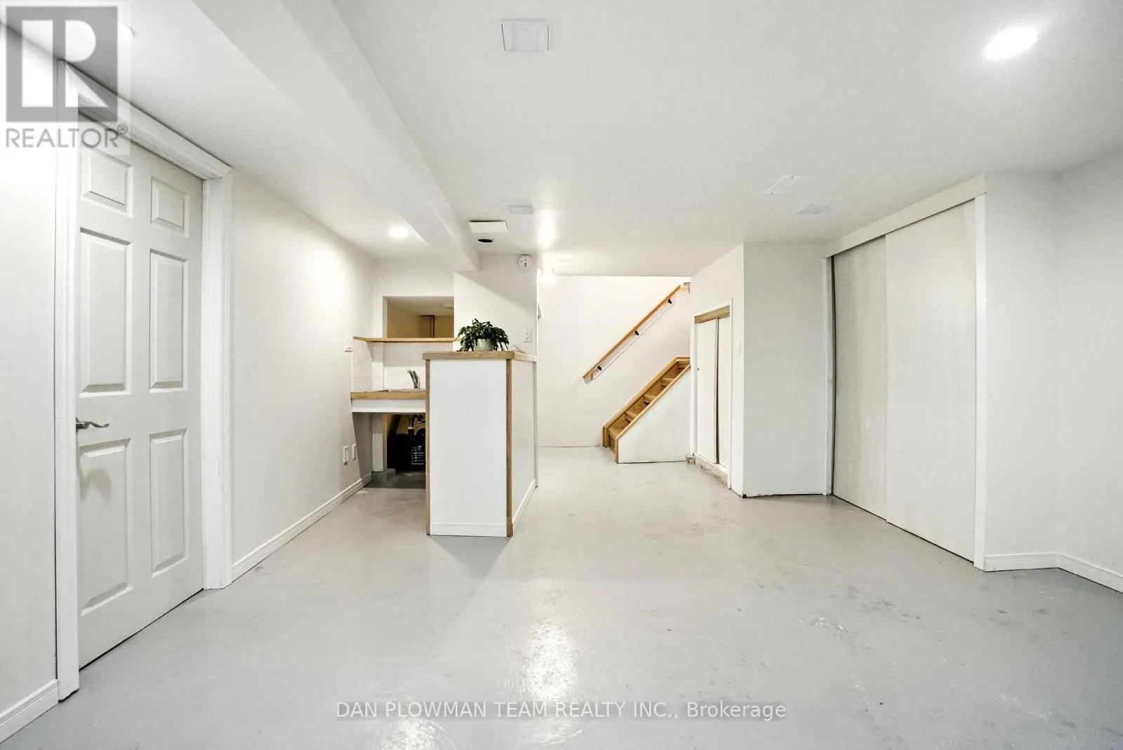 1001 WARDMAN CRESCENT