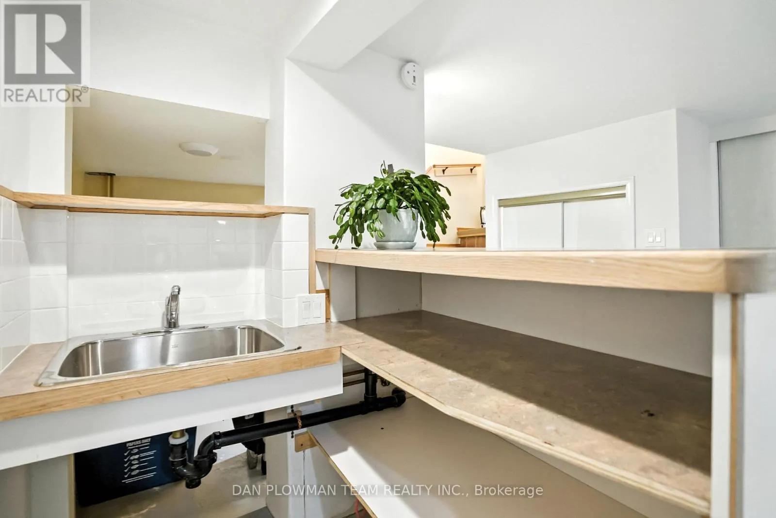 1001 WARDMAN CRESCENT