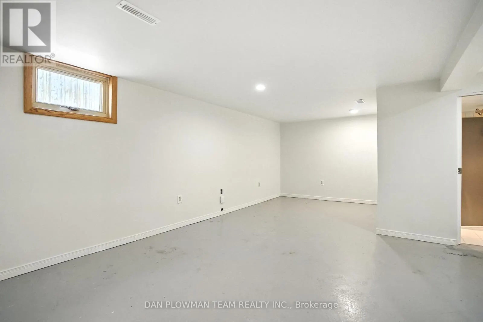 1001 WARDMAN CRESCENT