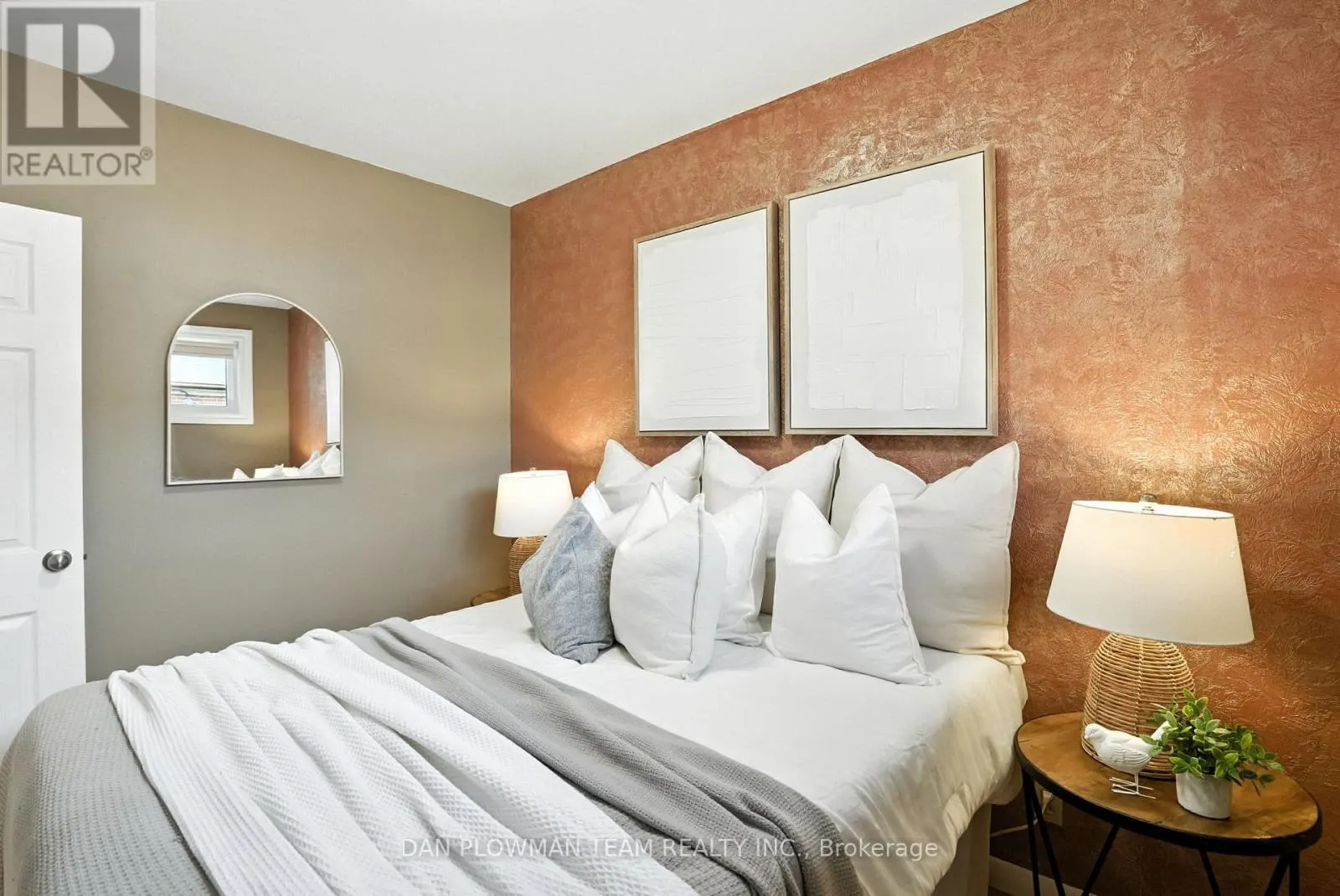 1001 WARDMAN CRESCENT