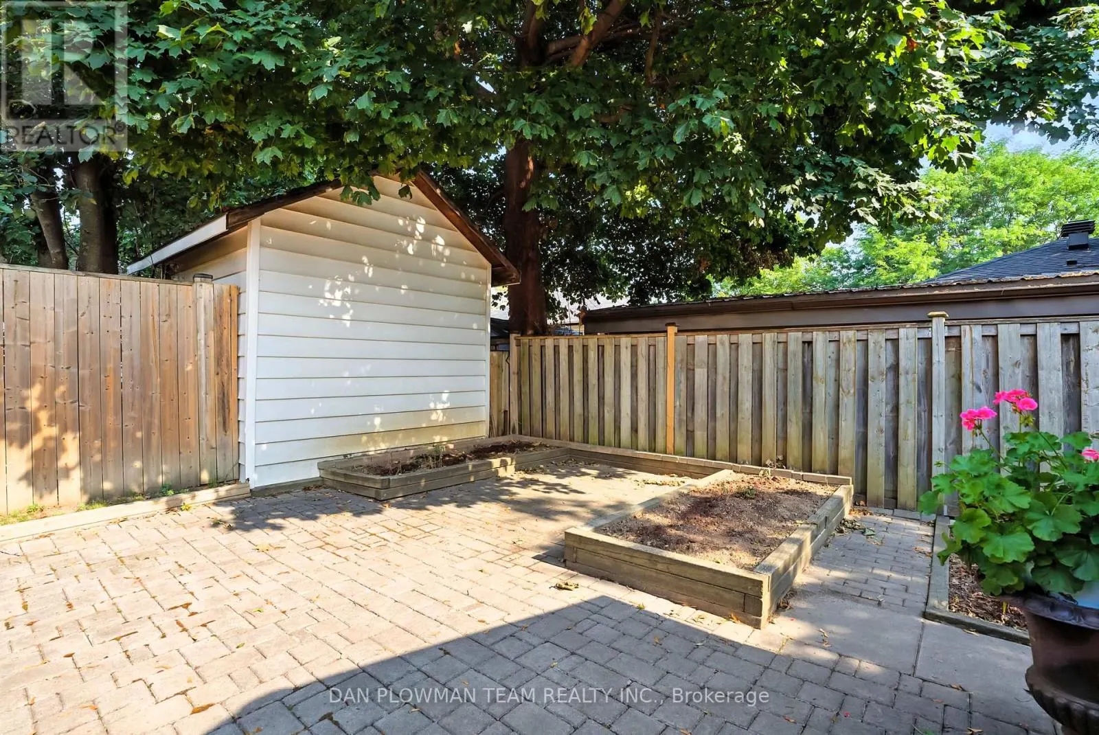 1001 WARDMAN CRESCENT