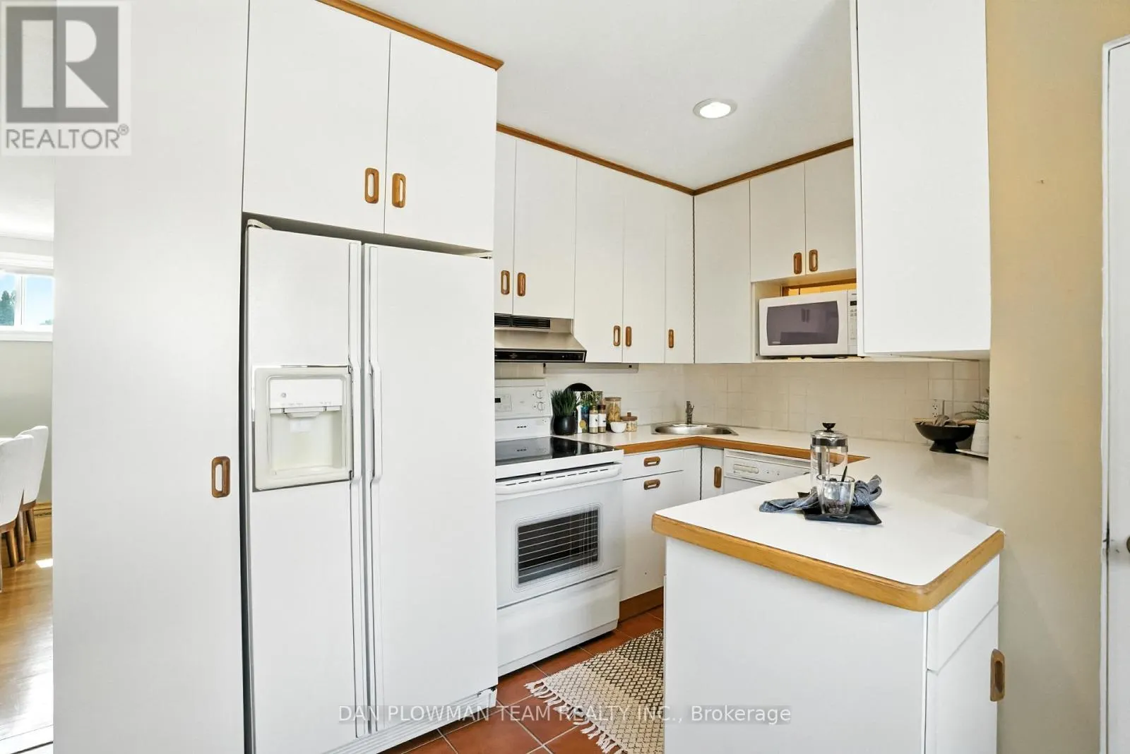 1001 WARDMAN CRESCENT