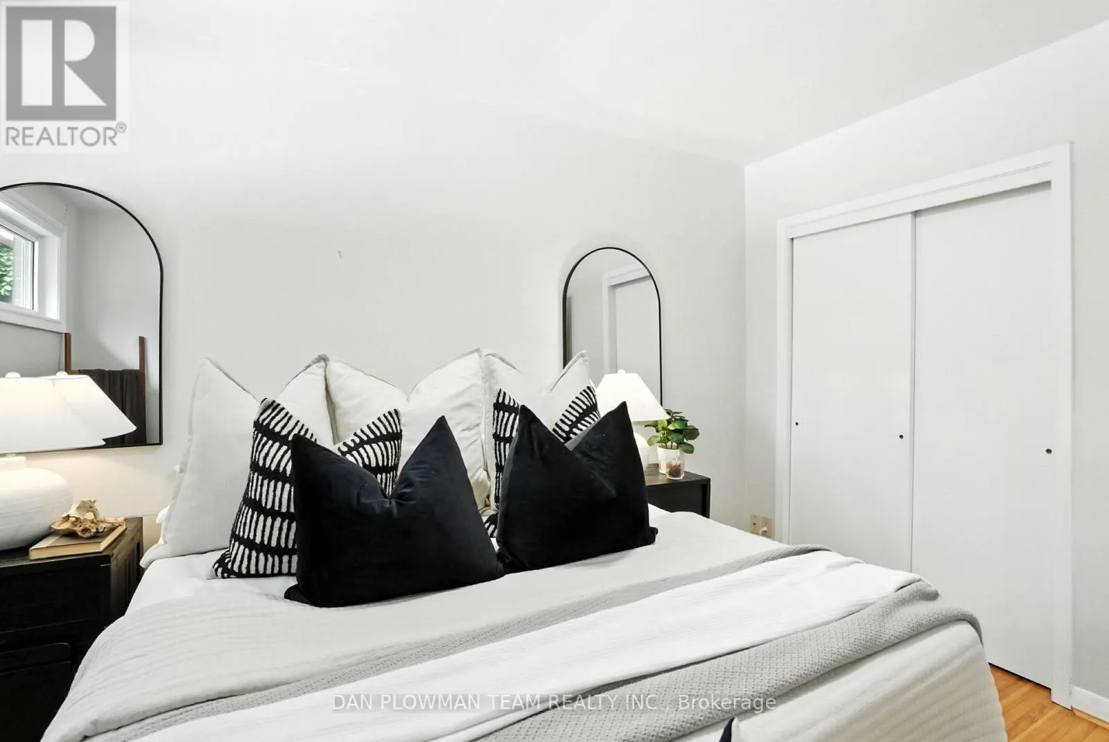 1001 WARDMAN CRESCENT