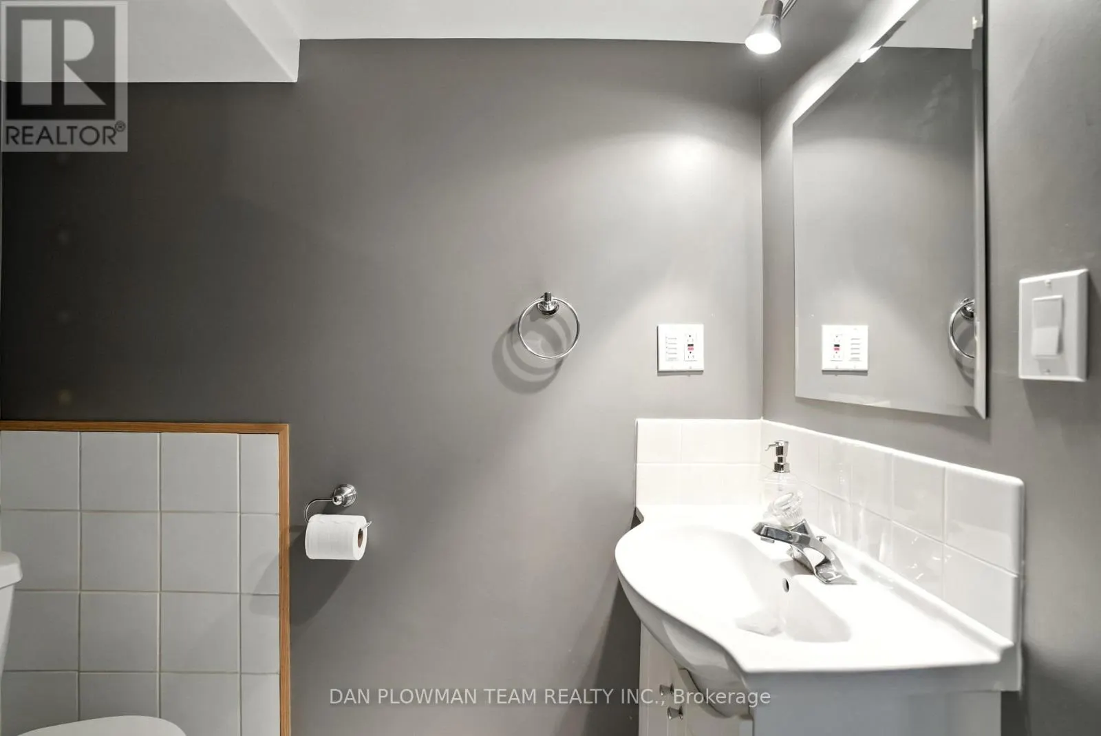 1001 WARDMAN CRESCENT